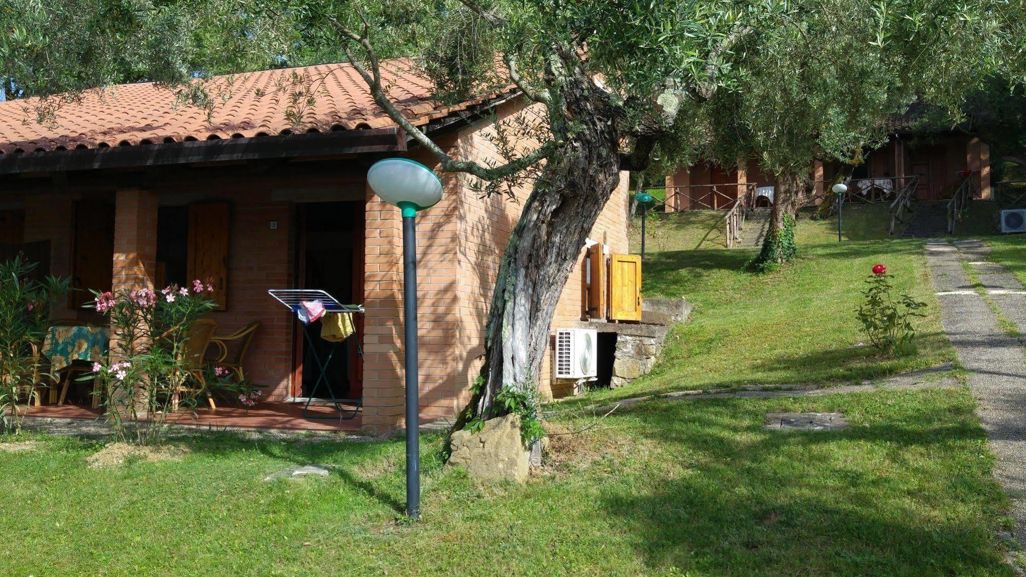 Cerquestra Camping Village Monte del Lago Exterior photo